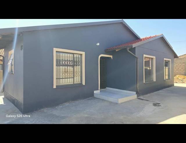 3 BEDROOM HOUSE FOR SALE IN MAOKENG